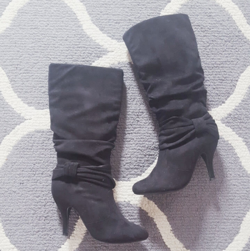 Black bow suede boots